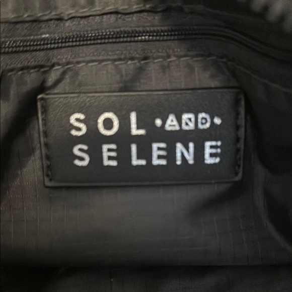 Sol and Selene black puffy camera bag - Picture 2 of 5